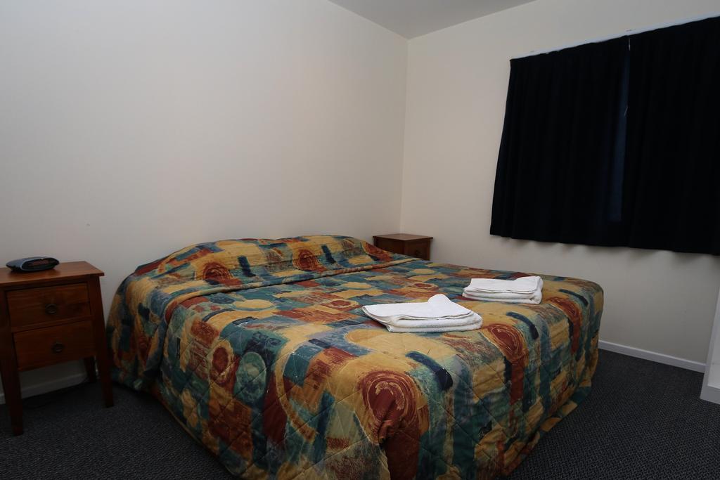 New Plymouth Top 10 Holiday Park Hotel Room photo