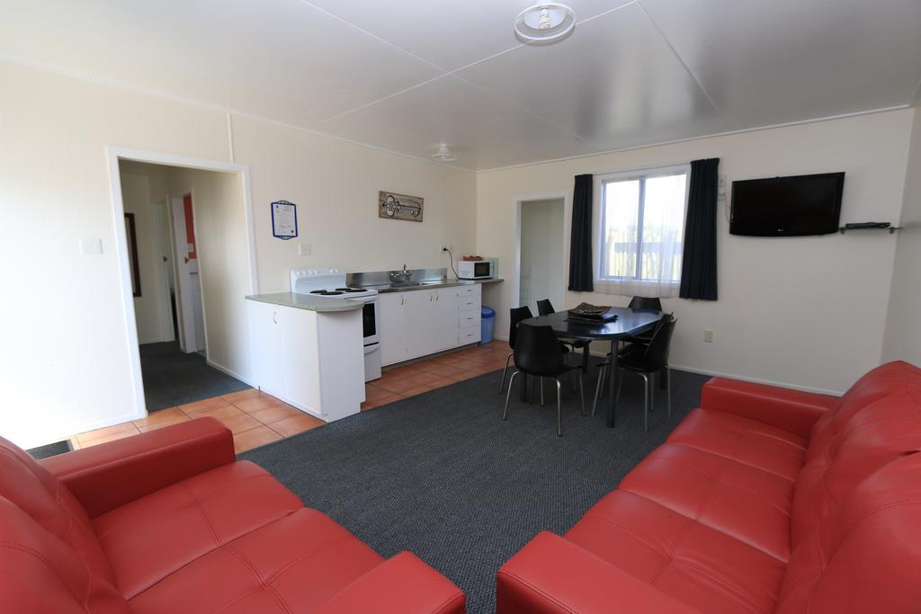 New Plymouth Top 10 Holiday Park Hotel Room photo